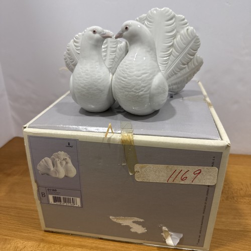Lladro couple doves - couple, doves/