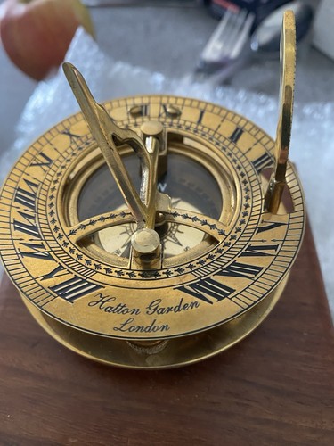 Hatton garden sundial compass - hatton,