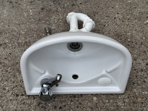 Small wall mounted white - mounted,