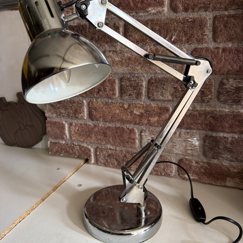 Anglepoise lamp engineers - lamp,