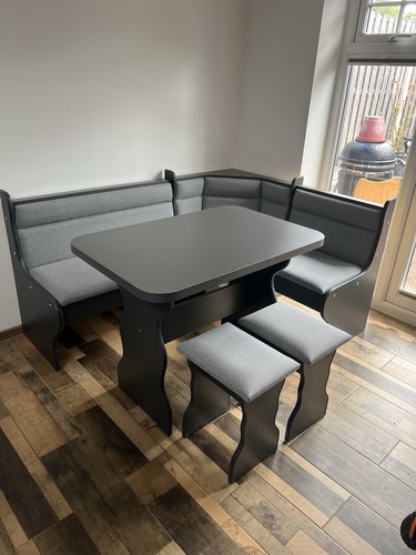 Kitchen dining corner - dining, seating