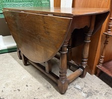 Charming 17th Century Style Solid Oak Drop Leaf / Gate Leg Dining Table