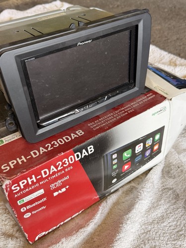 Pioneer car stereo dab - 7",