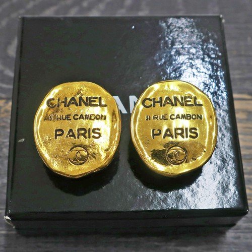 Chanel gold plated logos - cc,
