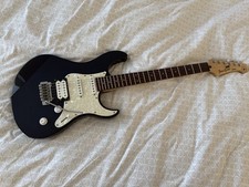 YAMAHA PACIFICA 604W 1997- excellent condition- original Hiscox case.