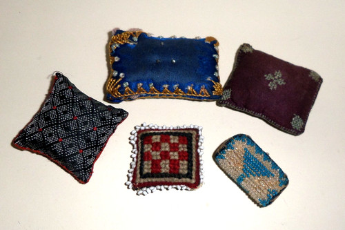 Selection small antique - small, pin