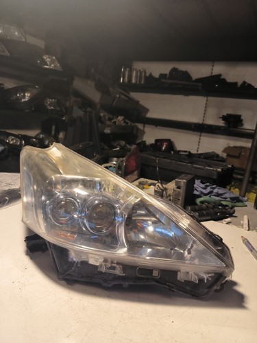 Damaged toyota prius - damaged,