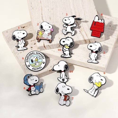 Snoopy enamel pin - snoopy,