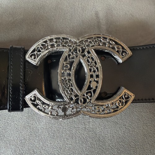 Chanel leather logo - belt,