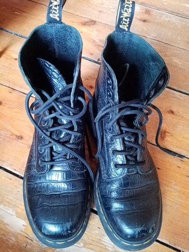 Martens boots size - dr, 5