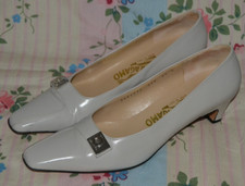 Grey/Cream Leather Salvatore Ferragamo Gancini Court Shoes UK Size 4.5 US 7.5B