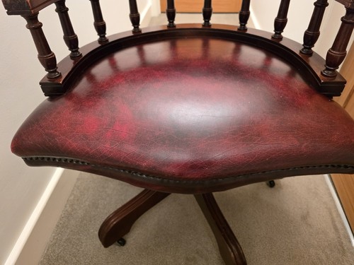 Traditional red leather tufted - traditional,