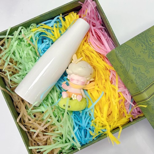 Shredded tissue wrapping paper - shredded,