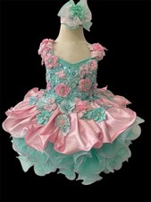 Girls Birthday Cupcake Glitz