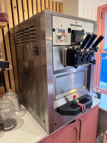 Blue ice cream machine t46 - ice,