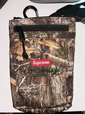 FW19 Supreme shoulder bag