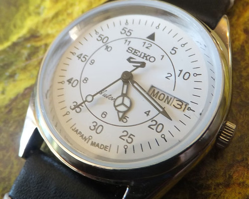 Seiko white field - white,