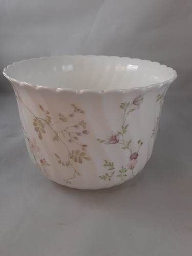 Wedgwood campion planter bone - campion,