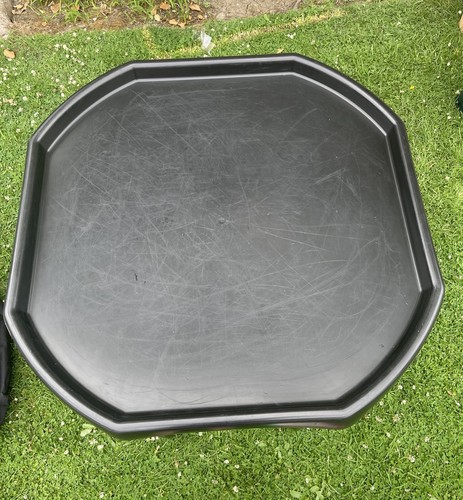 Tuff tray with adjustable