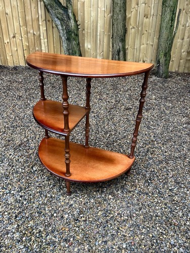 Antique reproduction tier - reproduction, 3