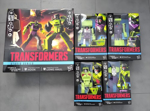 Transforming robot combiner - transforming,