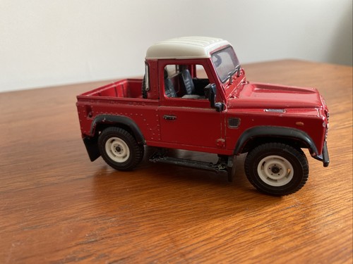 Britains land rover defender - land,