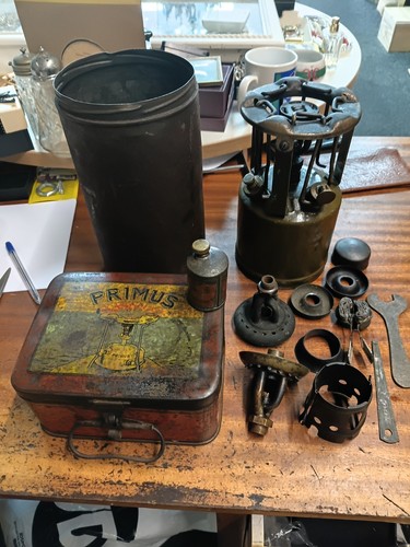 Hurlock stove with - with, tin