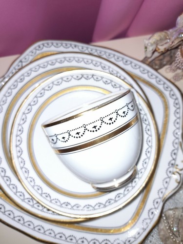 Royal albert crown china 4804 - royal,