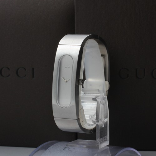 Near mint box gucci 2400s - mint,