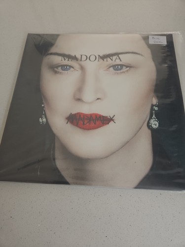 Madonna madame blue - madonna,