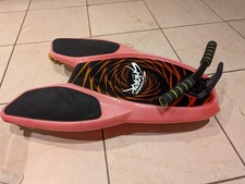 Gomo Spinner Shark Drifting Kneeboard Red Black, Ride-On Casters for Kids