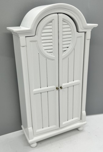 Dolls house bedroom furniture