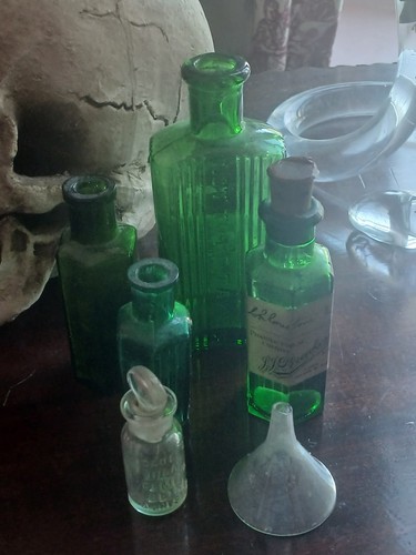 Lot antique green glass - lot,