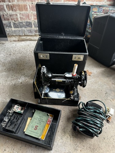 Singer featherweight 221k - , ***