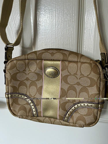 Coach signature logo - signature,