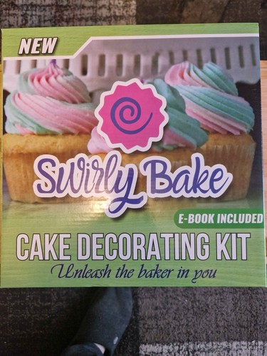 Swirly bake cake decorating - swirly,