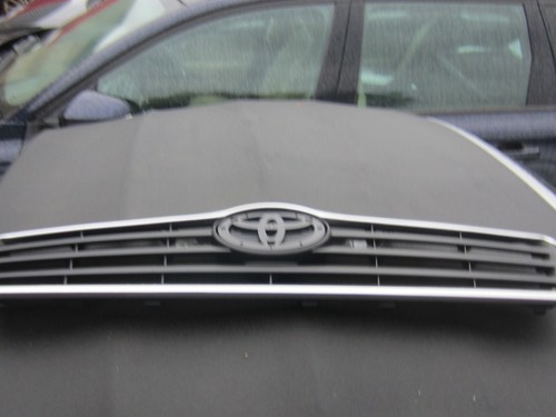 Toyota avensis front grill - toyota,