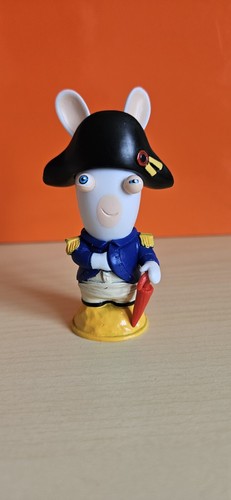 Raving rabbids figure captain - raving,