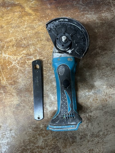 Makita dga452z 18v cordless - dga452z,