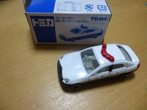 Tomica nissan skyline patrol - tomica,