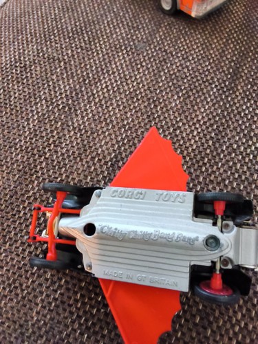 Corgi chitty bang - corgi,