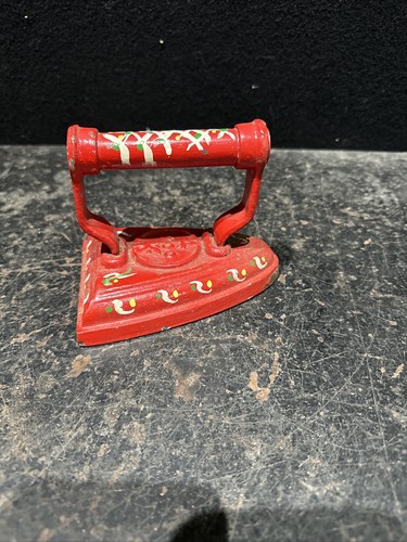 Vintage antique cast - or,