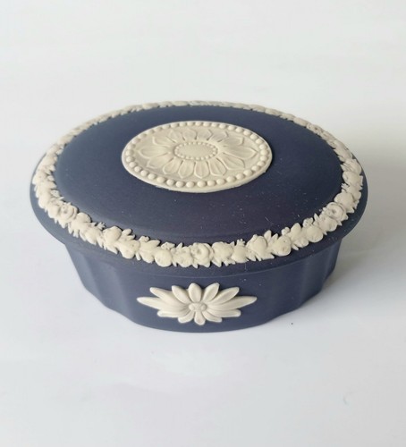 Wedgwood jasper portland blue - portland,