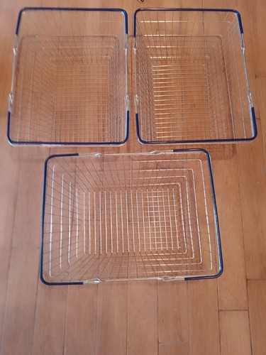 Wire shopping baskets - ,