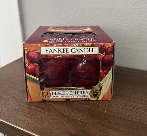 Yankee candle black cherry - black,