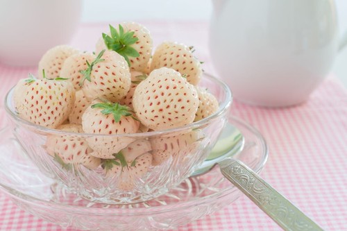 Strawberry white snow - 'white, snow'