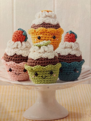 Fab retro kitsch cupcakes - fab,