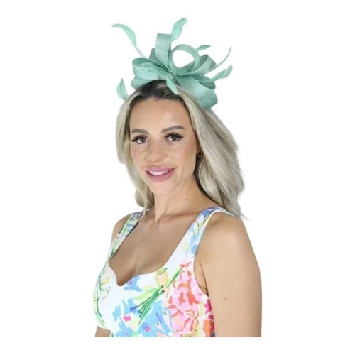 Women looped wedding - looped,