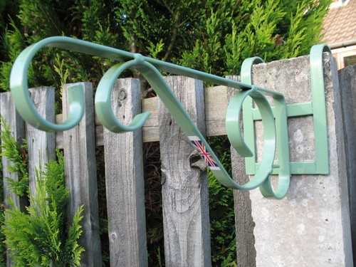 Concrete fence post bracket - post,