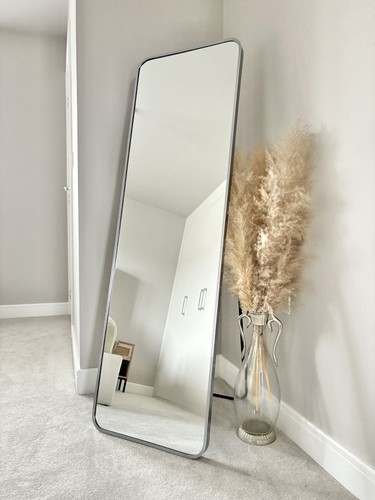 Silver metal tall - tall, dressing